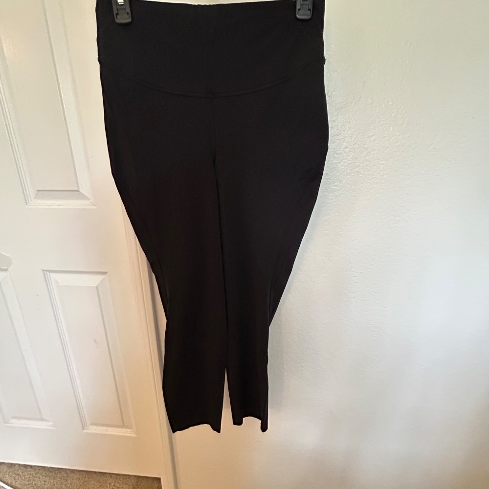 Lululemon Base Pace crop size 8 - Picture 4 of 7